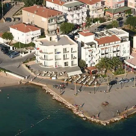 Отель Kerman 3*